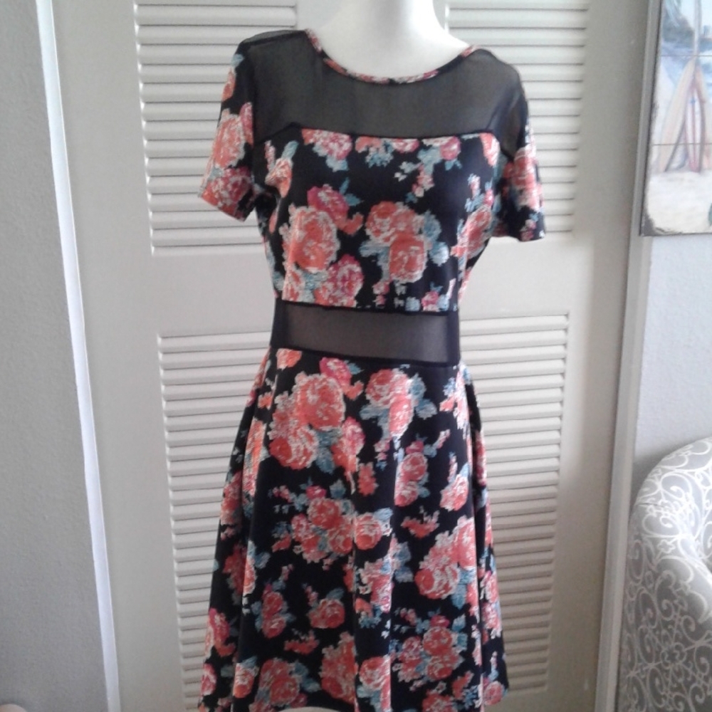 Chic Floral Mesh Midi Dress